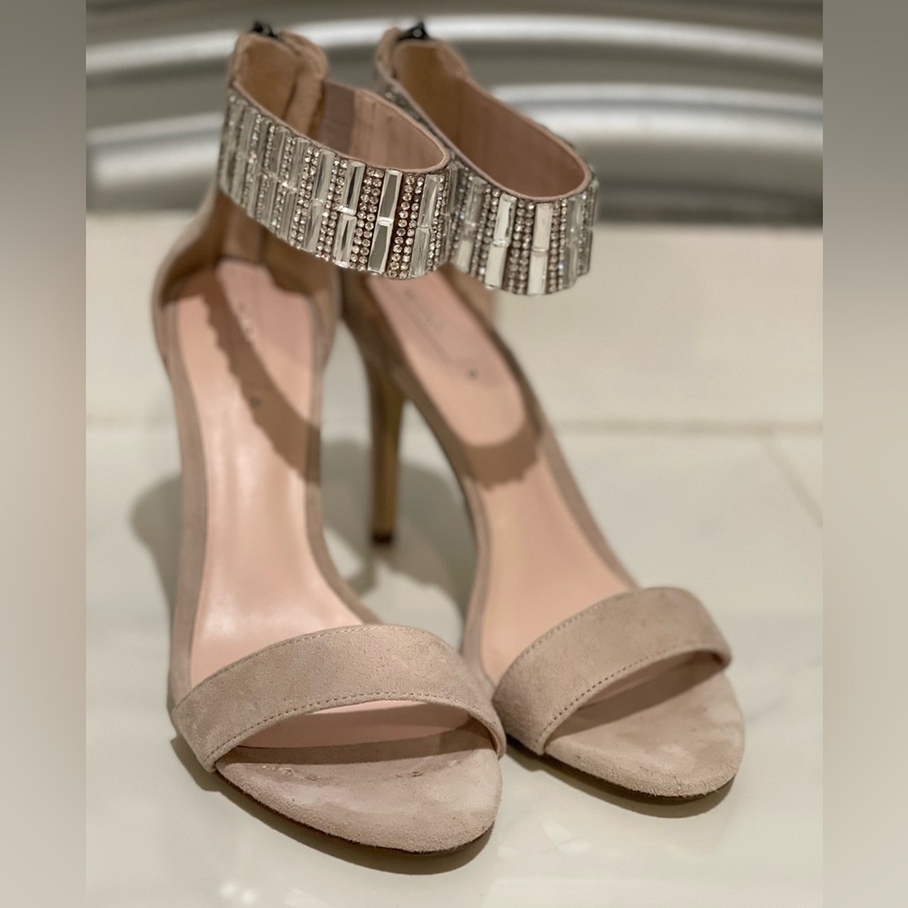👡👡👡ALDO Jewel Embellished Suede Heels 👠